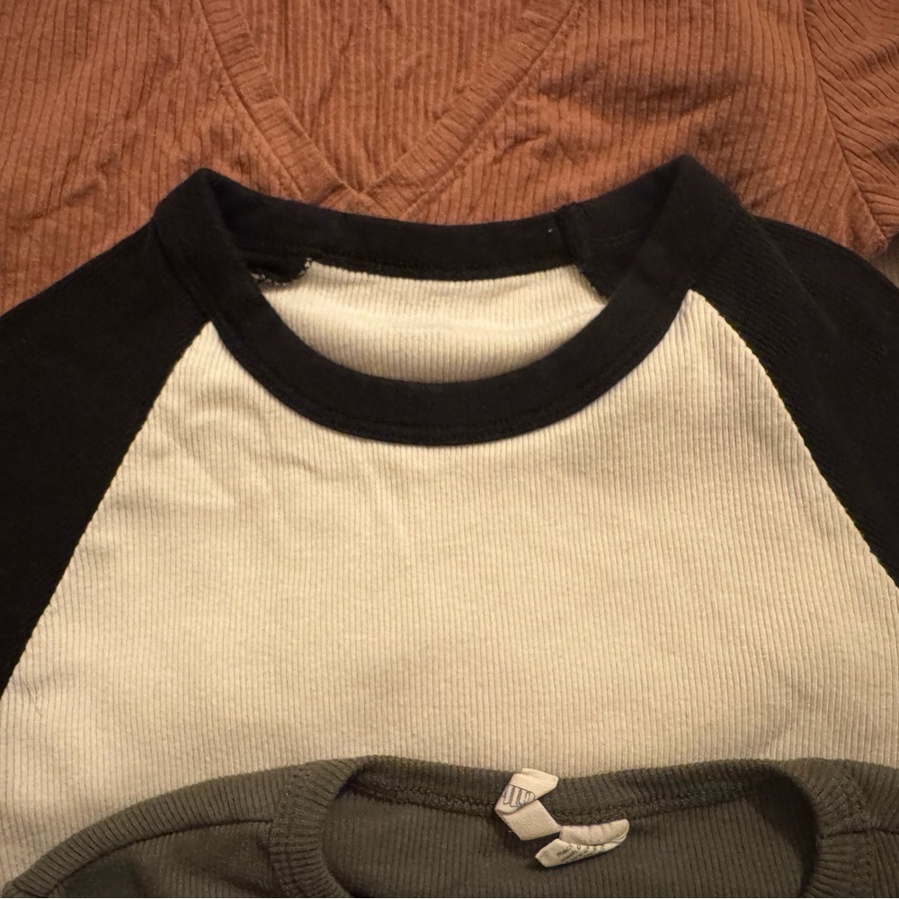 Teen girls/juniors Tops Collection - Picture 9 of 10